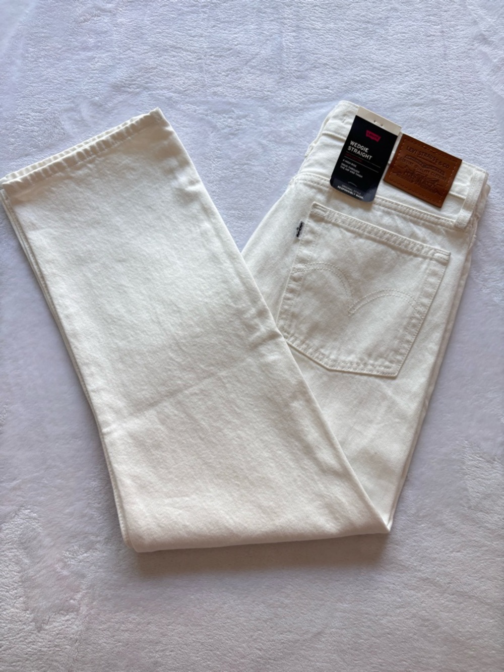 LEVI'S Wedgie Straight Leg Cropped High Rise Button Fly White Jeans--NWT--30 - Picture 13 of 16